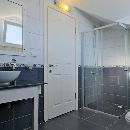 Orka Crystal Βίλα Ολουντενίζ